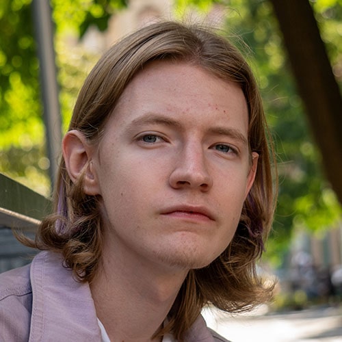 Alföldy Levente